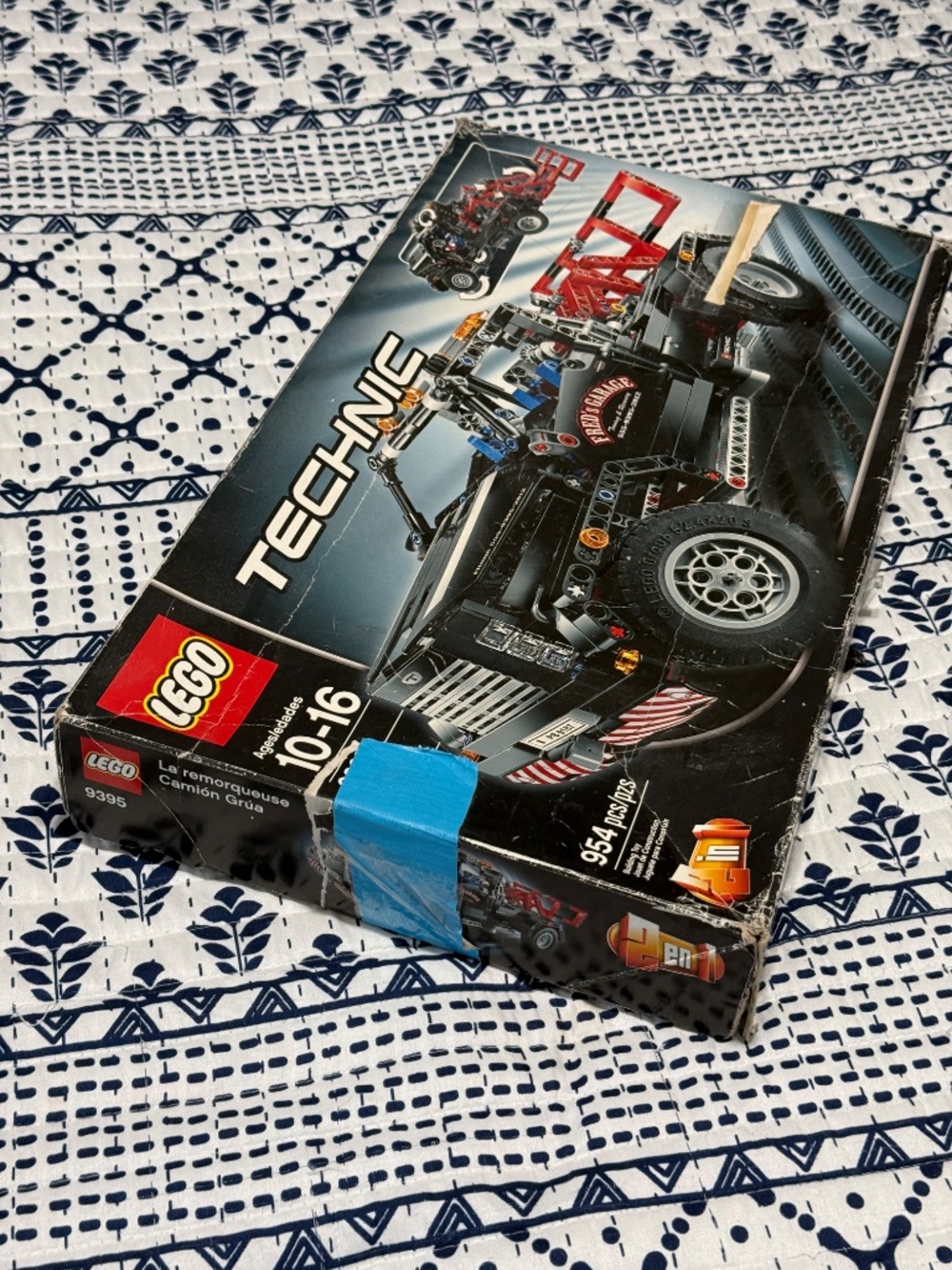 LEGO Technic Pick-Up Tow Truck (Set 9395) and Power Functions Motor (Set 8293) - Picture 2 of 11